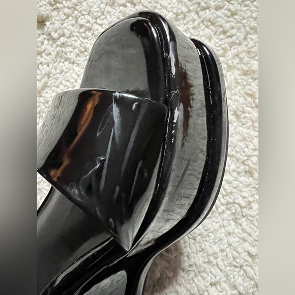 Madden Girl Size 7.5 Black Wedge Sandals NWT - Picture 7 of 10